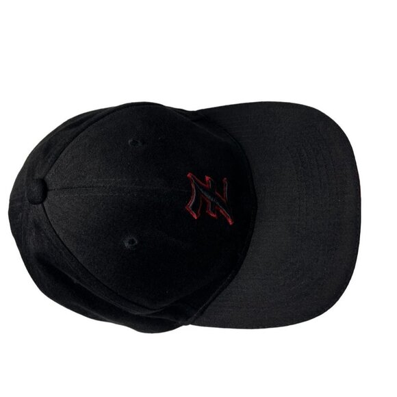 Z Custom Embroidered Hat Adults Strap Back Black Red Adjustable Cap OSFA‎ - Picture 6 of 8